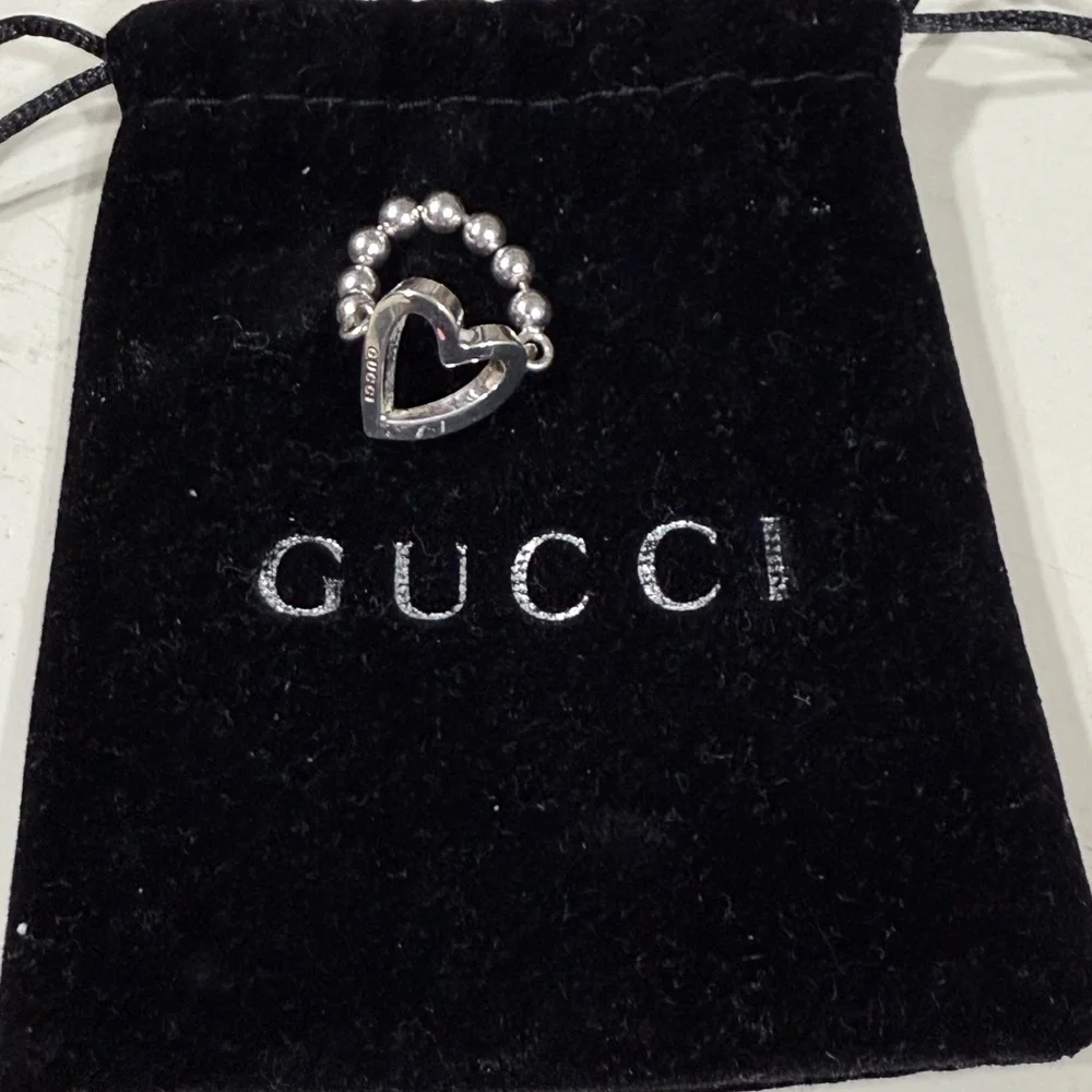 Gucci Silver 925 Heart Ring with Beaded Detail - Picture 2 of 9
